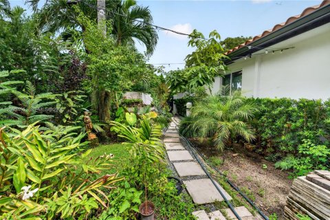 Casa en venta en Miami, Florida, 3 dormitorios, 176.7 m2 № 2381574 - foto 19