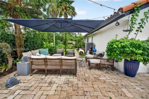 Casa en venta en Miami, Florida, 3 dormitorios, 176.7 m2 № 2381574 - foto 17