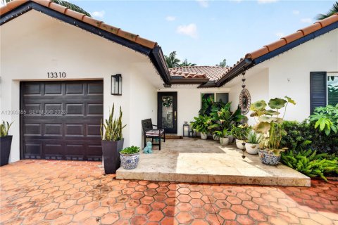 Casa en venta en Miami, Florida, 3 dormitorios, 176.7 m2 № 2381574 - foto 5