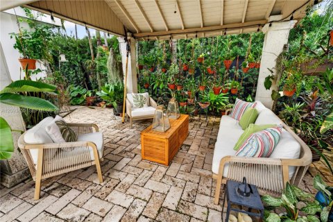 Casa en venta en Miami, Florida, 3 dormitorios, 176.7 m2 № 2381574 - foto 16