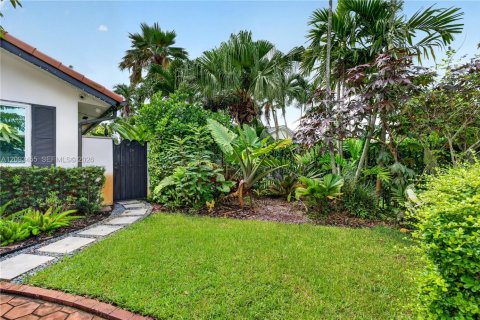 Casa en venta en Miami, Florida, 3 dormitorios, 176.7 m2 № 2381574 - foto 8