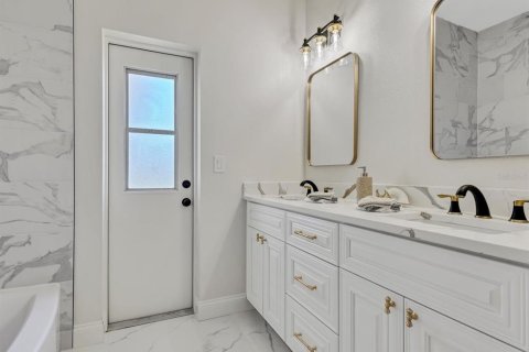 Villa ou maison à vendre à Palmetto, Floride: 4 chambres, 200.76 m2 № 2419706 - photo 29