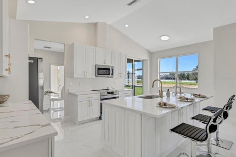 Villa ou maison à vendre à Palmetto, Floride: 4 chambres, 200.76 m2 № 2419706 - photo 9