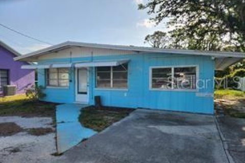 Commercial property in Englewood, Florida 71.35 sq.m. № 2098812