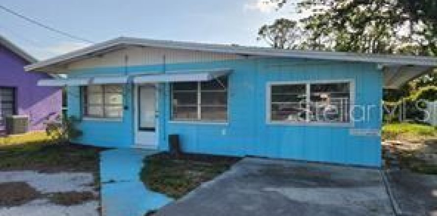 Commercial property in Englewood, Florida 71.35 sq.m. № 2098812