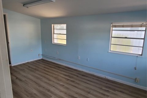 Commercial property in Englewood, Florida 71.35 sq.m. № 2098812 - photo 5