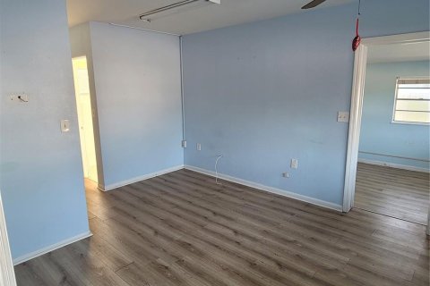 Commercial property in Englewood, Florida 71.35 sq.m. № 2098812 - photo 3