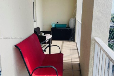 Condo in Miami, Florida, 1 bedroom № 1960410 - photo 14