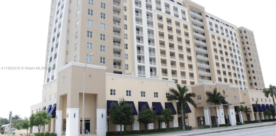 Condo in Miami, Florida, 1 bedroom № 1960410
