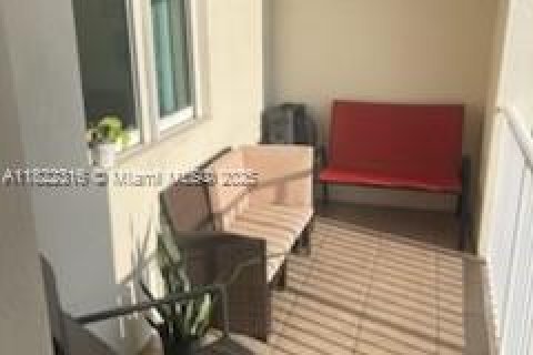 Condo in Miami, Florida, 1 bedroom № 1960410 - photo 13