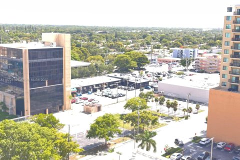 Condo in Miami, Florida, 1 bedroom № 1960410 - photo 15