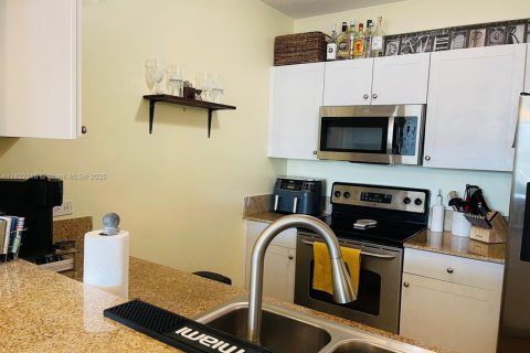 Condo in Miami, Florida, 1 bedroom № 1960410 - photo 3