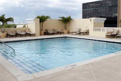 Condo in Miami, Florida, 1 bedroom № 1960410 - photo 22