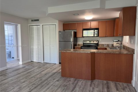 Copropriété à louer à Miami, Floride: 1 chambre, 58.53 m2 № 2042239 - photo 2