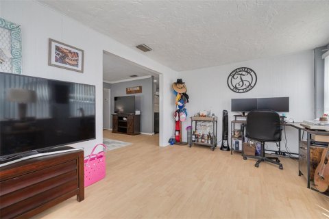 House in Saint Petersburg, Florida 2 bedrooms, 114.73 sq.m. № 1598168 - photo 8