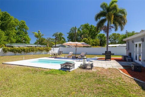 House in Saint Petersburg, Florida 2 bedrooms, 114.73 sq.m. № 1598168 - photo 12