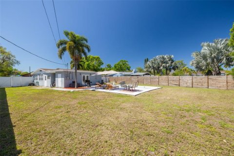 House in Saint Petersburg, Florida 2 bedrooms, 114.73 sq.m. № 1598168 - photo 14