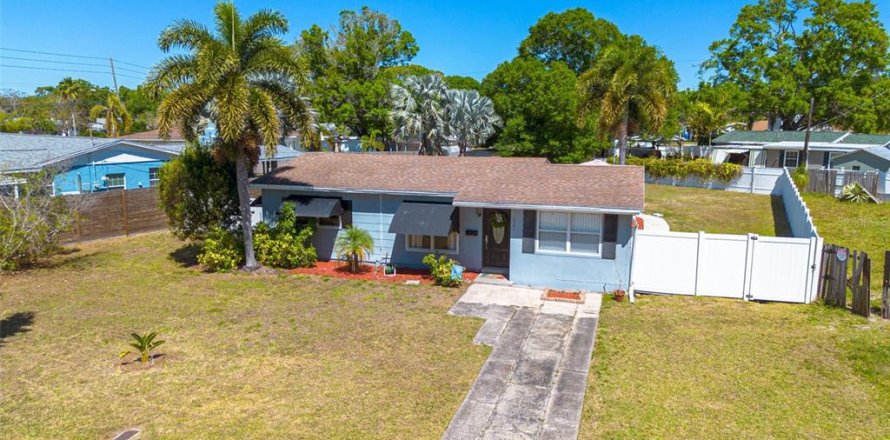 Casa en Saint Petersburg, Florida 2 dormitorios, 114.73 m2 № 1598168