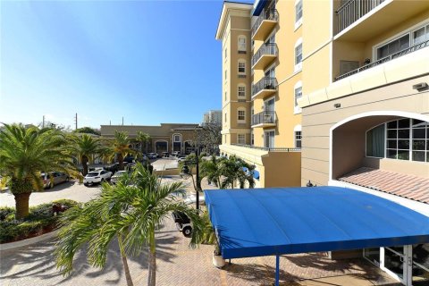 Condo in Sarasota, Florida, 2 bedrooms  № 1843444 - photo 25