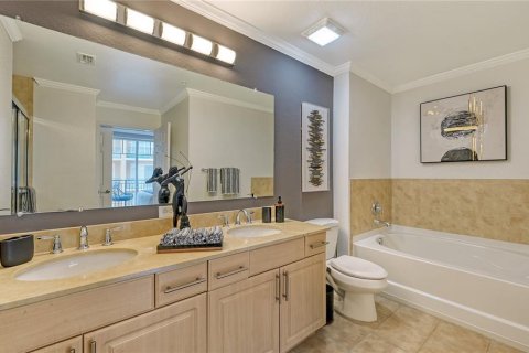 Condo in Sarasota, Florida, 2 bedrooms  № 1843444 - photo 17