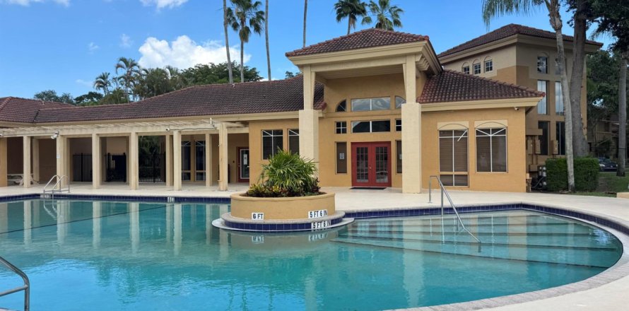 Condominio en West Palm Beach, Florida, 2 dormitorios  № 2087840