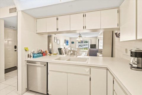 Купить кондоминиум в Гудзон, Флорида 9 комнат, 102.47м2, № 1813453 - фото 9