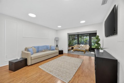 Condo in Sarasota, Florida, 2 bedrooms  № 1827232 - photo 4