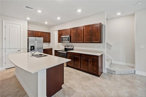 Casa en venta en Oakland Park, Florida, 3 dormitorios, 162.95 m2 № 1961185 - foto 4