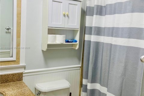 Touwnhouse à vendre à Miami, Floride: 3 chambres, 138.24 m2 № 1990082 - photo 12