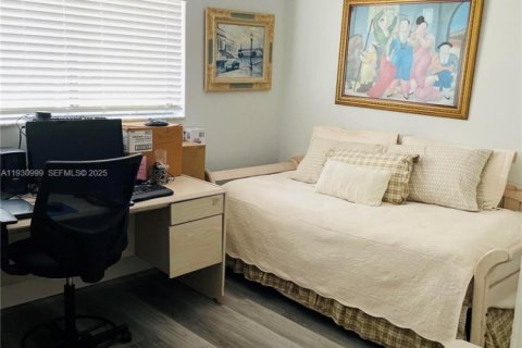 Touwnhouse à vendre à Miami, Floride: 3 chambres, 138.24 m2 № 1990082 - photo 15