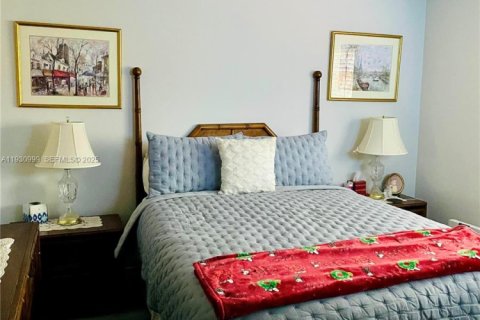 Touwnhouse à vendre à Miami, Floride: 3 chambres, 138.24 m2 № 1990082 - photo 11