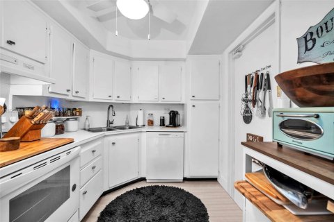 Купить кондоминиум в Форт-Лодердейл, Флорида 2 спальни, 92.9м2, № 2019577 - фото 13