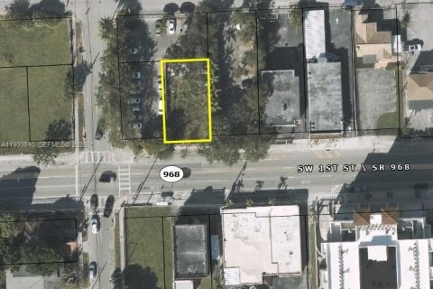 Propiedad comercial en venta en Miami, Florida № 1992795 - foto 1