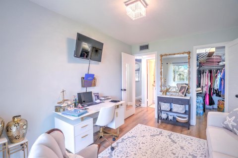 Condo in West Palm Beach, Florida, 2 bedrooms  № 2400512 - photo 20