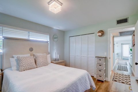 Condo in West Palm Beach, Florida, 2 bedrooms  № 2400512 - photo 18