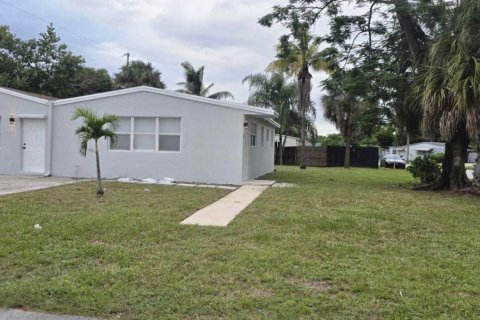 Villa ou maison à Margate, Floride 4 chambres, 157.93 m2 № 2430272
