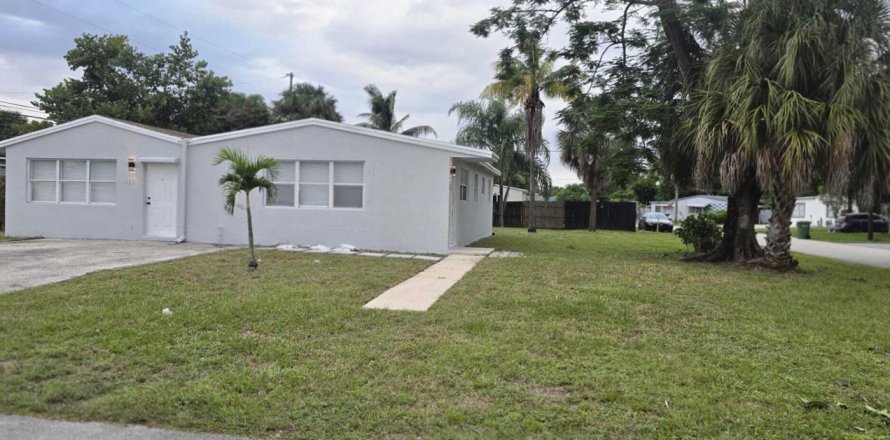 Villa ou maison à Margate, Floride 4 chambres, 157.93 m2 № 2430272