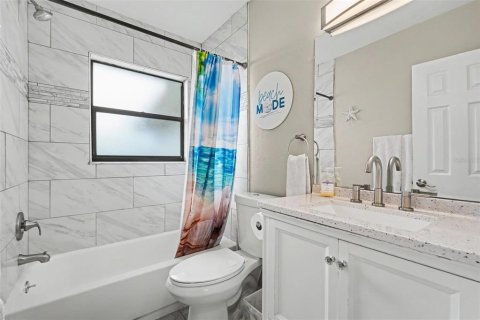Купить виллу или дом в Венеция, Флорида 6 комнат, 119.57м2, № 2235608 - фото 14