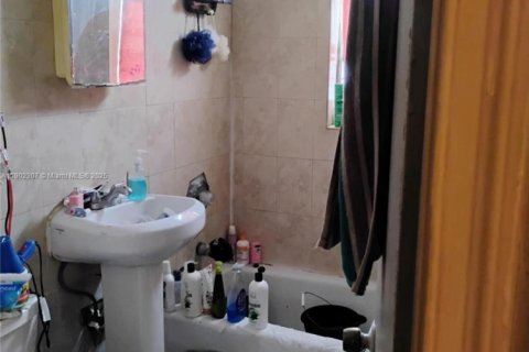 Immobilier commercial à vendre à Miami, Floride: 135.27 m2 № 1953761 - photo 8