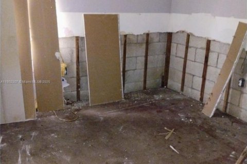 Immobilier commercial à vendre à Miami, Floride: 135.27 m2 № 1953761 - photo 13