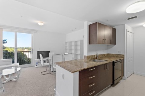 Снять в аренду кондоминиум в Майами, Флорида 1 спальня, 64.57м2, № 1963730 - фото 1