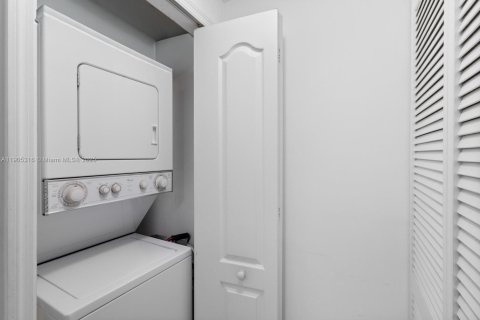 Снять в аренду кондоминиум в Майами, Флорида 1 спальня, 64.57м2, № 1963730 - фото 21