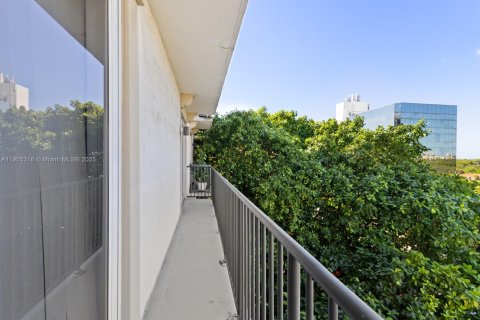 Снять в аренду кондоминиум в Майами, Флорида 1 спальня, 64.57м2, № 1963730 - фото 15