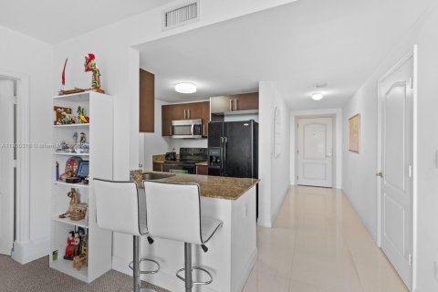 Снять в аренду кондоминиум в Майами, Флорида 1 спальня, 64.57м2, № 1963730 - фото 2