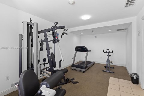Снять в аренду кондоминиум в Майами, Флорида 1 спальня, 64.57м2, № 1963730 - фото 25