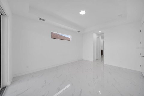 Casa en venta en Cape Coral, Florida, 3 dormitorios, 195.09 m2 № 1680693 - foto 30