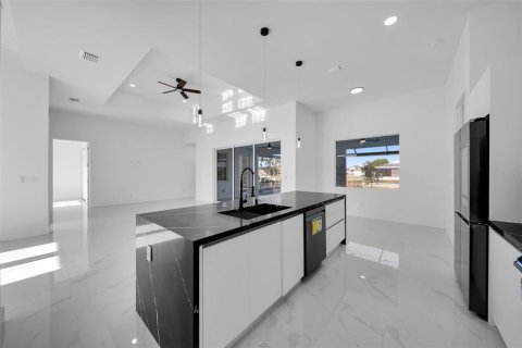 Casa en venta en Cape Coral, Florida, 3 dormitorios, 195.09 m2 № 1680693 - foto 24