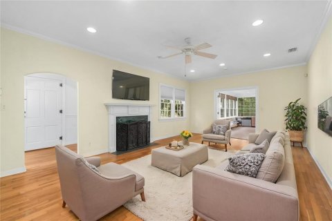 House in Gainesville, Florida 3 bedrooms, 197.6 sq.m. № 2202766 - photo 4
