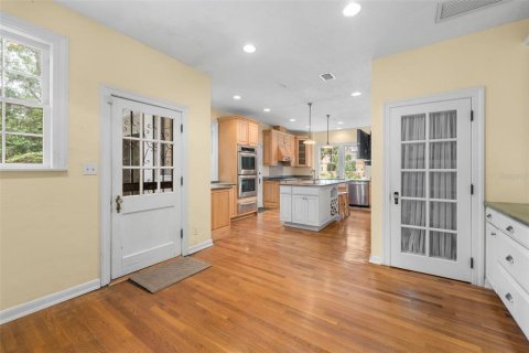 House in Gainesville, Florida 3 bedrooms, 197.6 sq.m. № 2202766 - photo 9