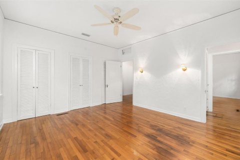 House in Gainesville, Florida 3 bedrooms, 197.6 sq.m. № 2202766 - photo 14